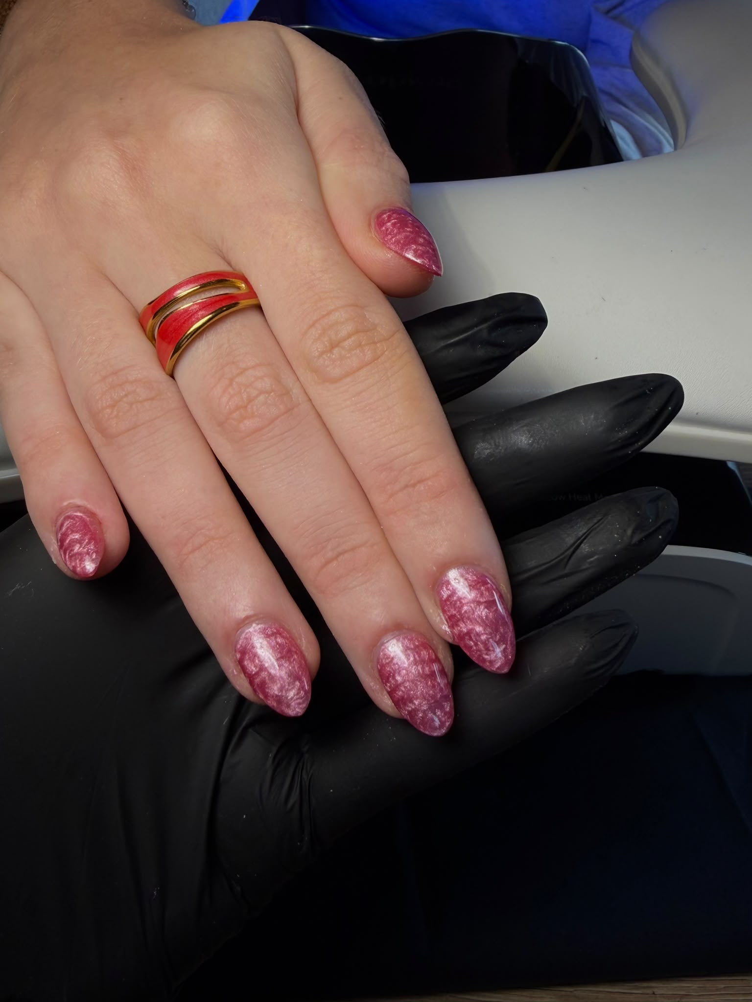 Roze cat-eye nagels